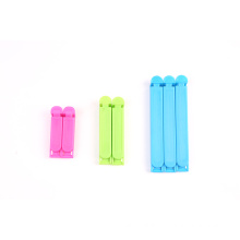 Plastic food packing bag clips sealing
